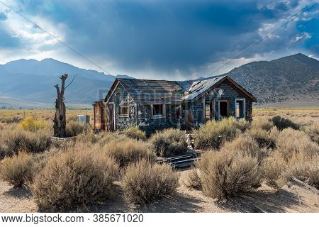 Abandoned House Camper Trailer In The Middle Of The Desert In Californias Mojave Desert, Near Ridgec