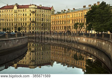 Saint-petersburg, Russia. 2 Juny 2016. Griboyedov Canal In Saint-petrsburg, Russia.