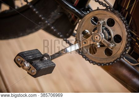 Close Upshot O A Vintage Motorcycle Pedal And Chain.