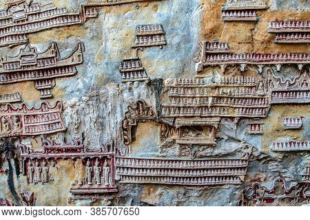 Buddha Statues In Yathaypyan Kawgungu Cave, Hpa An , Myanamar, Former Burma