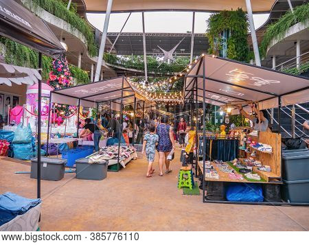 Udon Thani/thailand-11 Dec 2017:unacquainted People In Ud Town Community Mall  At Udon Thani City Th