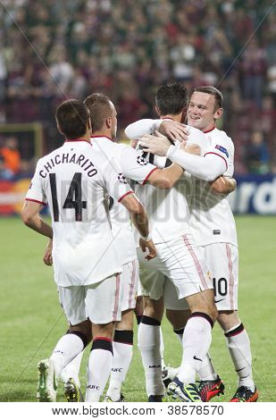 -Napoca, 루마니아-10 월 2 일: 판 페르시 Cleverley와 UEFA 챔피언스 리그에서 루니 일치, C