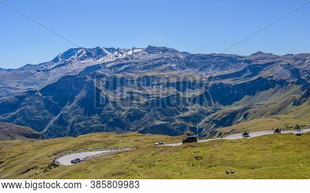 Grossglockner High Alpine Road, ( Grossglockner-hochalpenstrasse). High Mountain Pass Road In Austri
