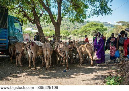 Engare Sero. Tanzania - January 2020: Market Day In Indigenous Maasai In Traditional Village. Maasai