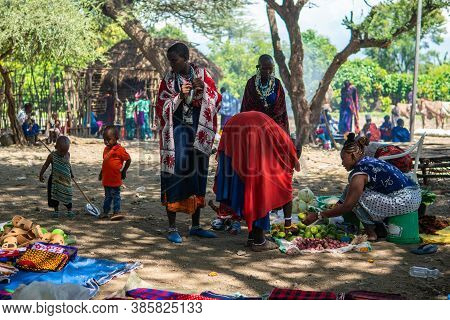 Engare Sero. Tanzania - January 2020: Market Day In Indigenous Maasai In Traditional Village. Maasai