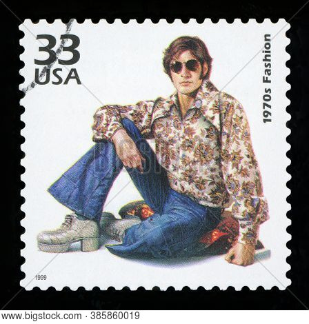 United States Of America - Circa 1999: A Postage Stamp Printed In Usa Showing An Image Of 1970s Fash