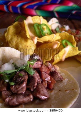 Maso mexické Tacos s Nachos