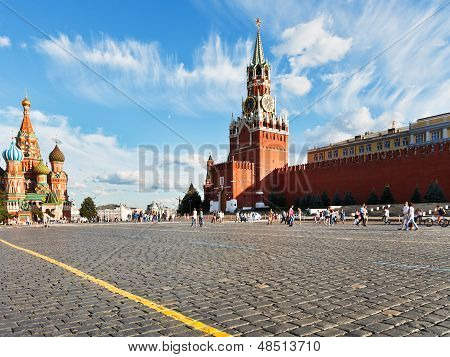 Rudé náměstí v Moskvě v letní den