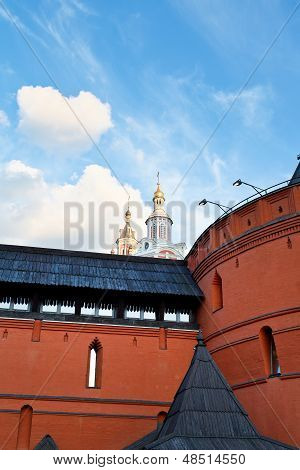 Red Wall And Tower Of Historical Kitay-gorod