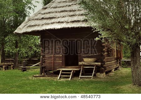 Et gammelt rustikt hus