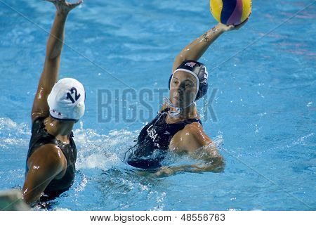 31 Lip 2009; Rzym Włochy; Gracz drużyny USA Lauren Wenger rywalizacji w finale waterpol damska