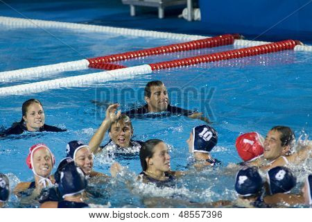 31 Lip 2009; Rzym Włochy;  Zespół USA świętować, wygrywając w finale turnieju waterpolo damska, U