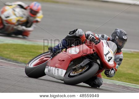 26 Září 2009; Silverstone Anglie: Rider číslo 14 Michael GBR Howarth jízda pro STP - JHS Racing  