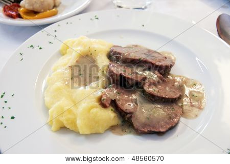 Hovězí maso s italskou polentou