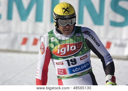 OCT 26, Herman Maier AUT concorrenti nella gara di slalom gigante mens presso il Rettenbach SOELDEN AUSTRIA 