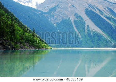 Kinney Lake,canadian Rockies,canada