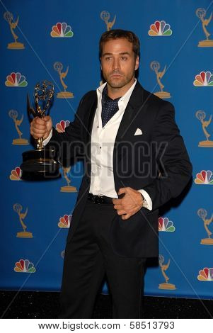 LOS ANGELES - AUGUST 27: Jeremy Piven in the Press Room at the 58th Annual Primetime Emmy Awards in The Shrine Auditorium August 27, 2006 in Los Angeles, CA.