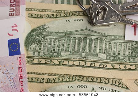 Keys On The Money