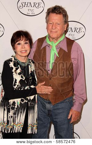 Ryan O'Neal, Neile McQueen at the SHARE 60th Annual 