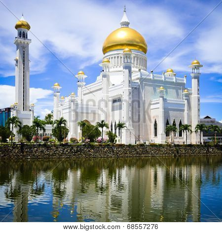 Sultan Omar Ali Saifuddin Mosque in Brunei
