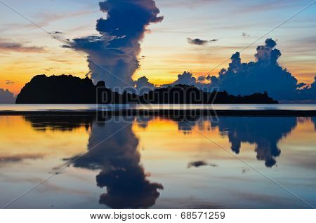 Sunrise At Hat Sai Ri Beach In Chumphon