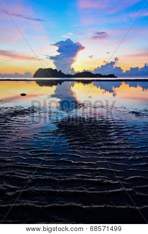 Sunrise At Hat Sai Ri Beach In Chumphon