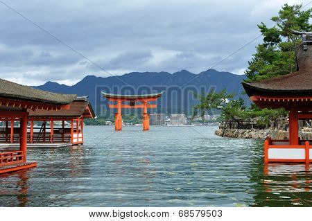 Great floating gate (O-Torii) on Miyajima island near Itsukushima shinto shrine, Japan