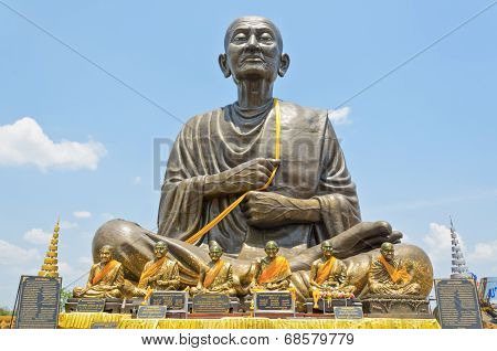 Large Statue Of Luang Pho To Monks