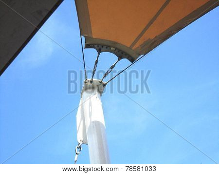 Tensile Exterior Roof Structure Detail