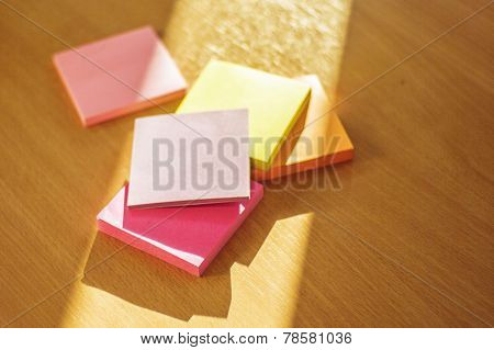 Pile Of sticky note post it