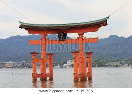 Otorii vand gate, Miyajima