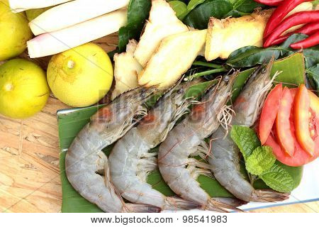 Shrimp and lemon chilli lemon grass kaffir lime leaves for soup spicy