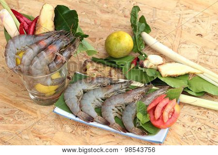 Shrimp and lemon chilli lemon grass kaffir lime leaves for soup spicy
