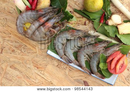 Shrimp and lemon chilli lemon grass kaffir lime leaves for soup spicy
