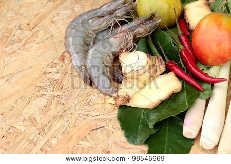 Shrimp and lemon chilli lemon grass kaffir lime leaves for soup spicy