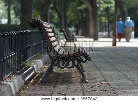 Bank in een park