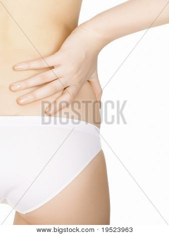 Žena masáži bolest zpět, izolovaných na bílém pozadí