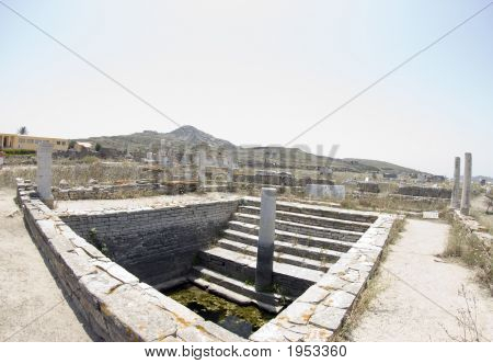 Fontana minoica Delos