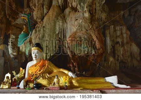 Reclining Buddha Statue Inside Bayin Nyi Cave Near Hpa-an, Myanmar (burma).