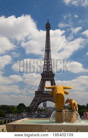 Paris France - June 17 2017: Sculpture of the bull and the deer by Paul Jouve front of the Palais de Chaillot. The work was made for the Universal Exhibition of 1937 in the gardens of the Trocadero.