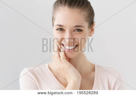 Indoor Headshot Of Good-looking Teenage Girl Isolated On Grey Background Casting Straight Positive L