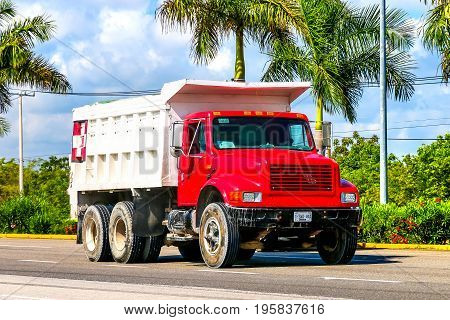 International 4900