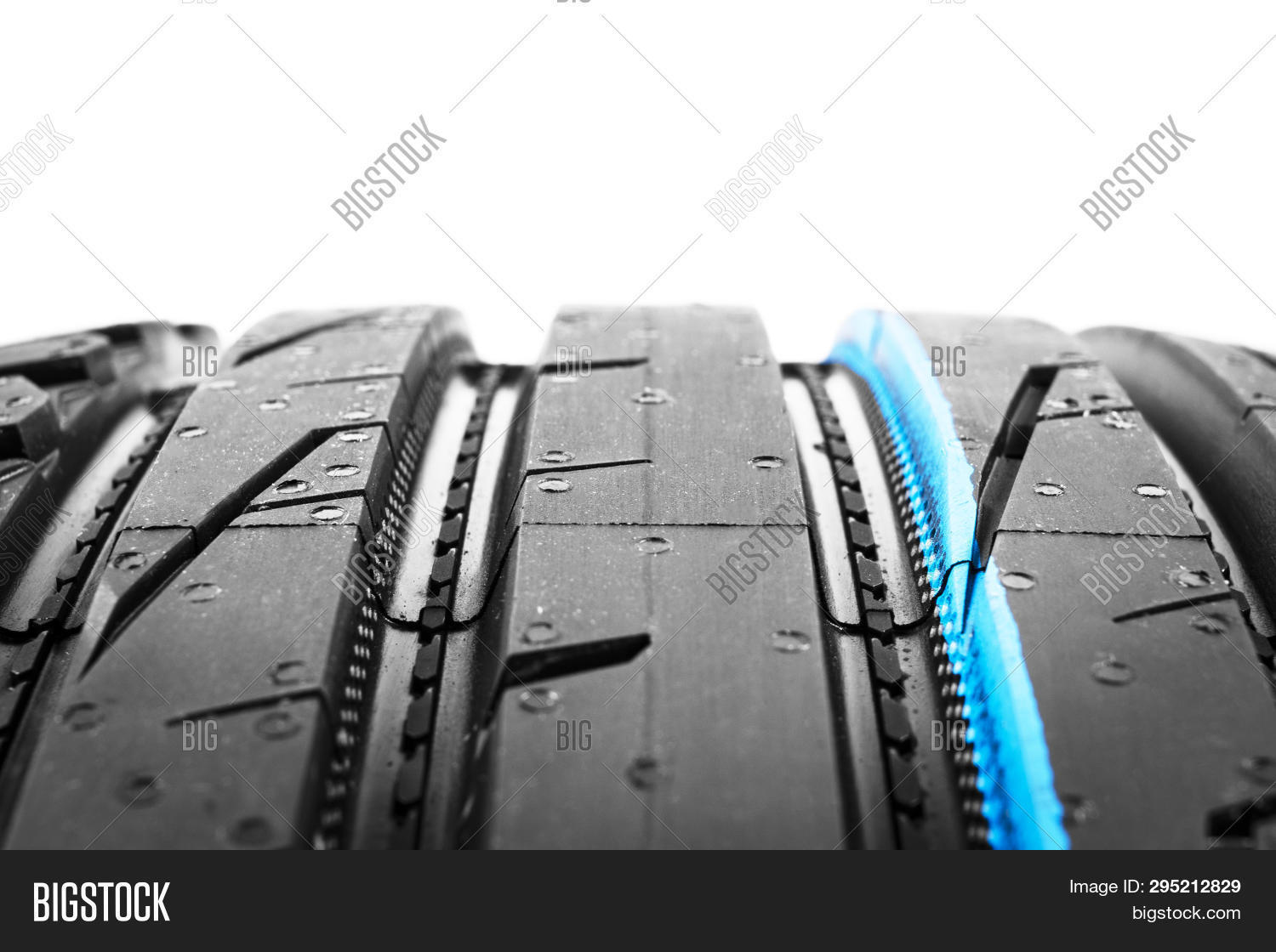 стыки шин. Nitto sn 2 индикатор износа шины. соединение медных шин. стыки шин. стыки шин.