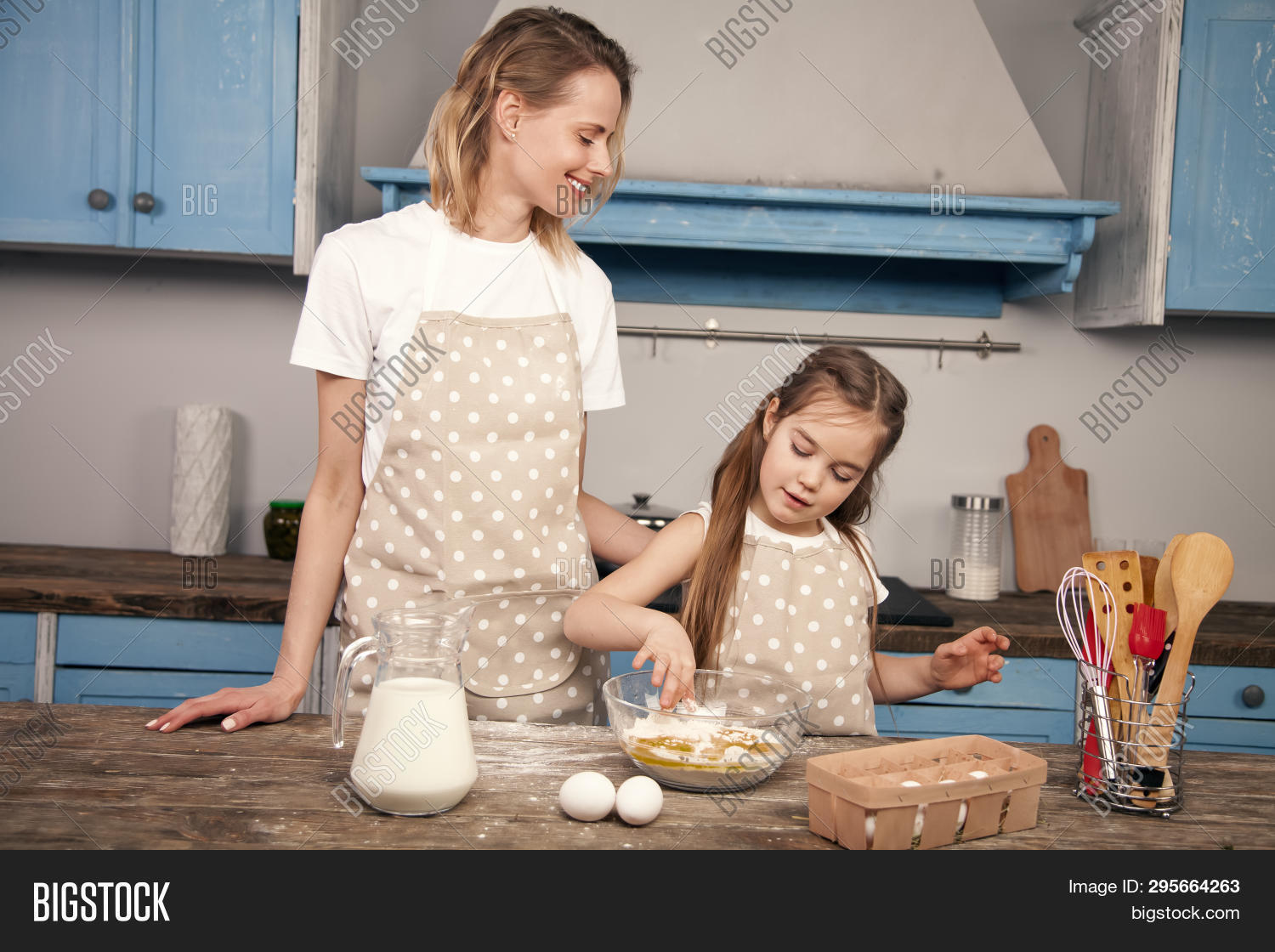 Mom Child Daughter Image and Photo (Free