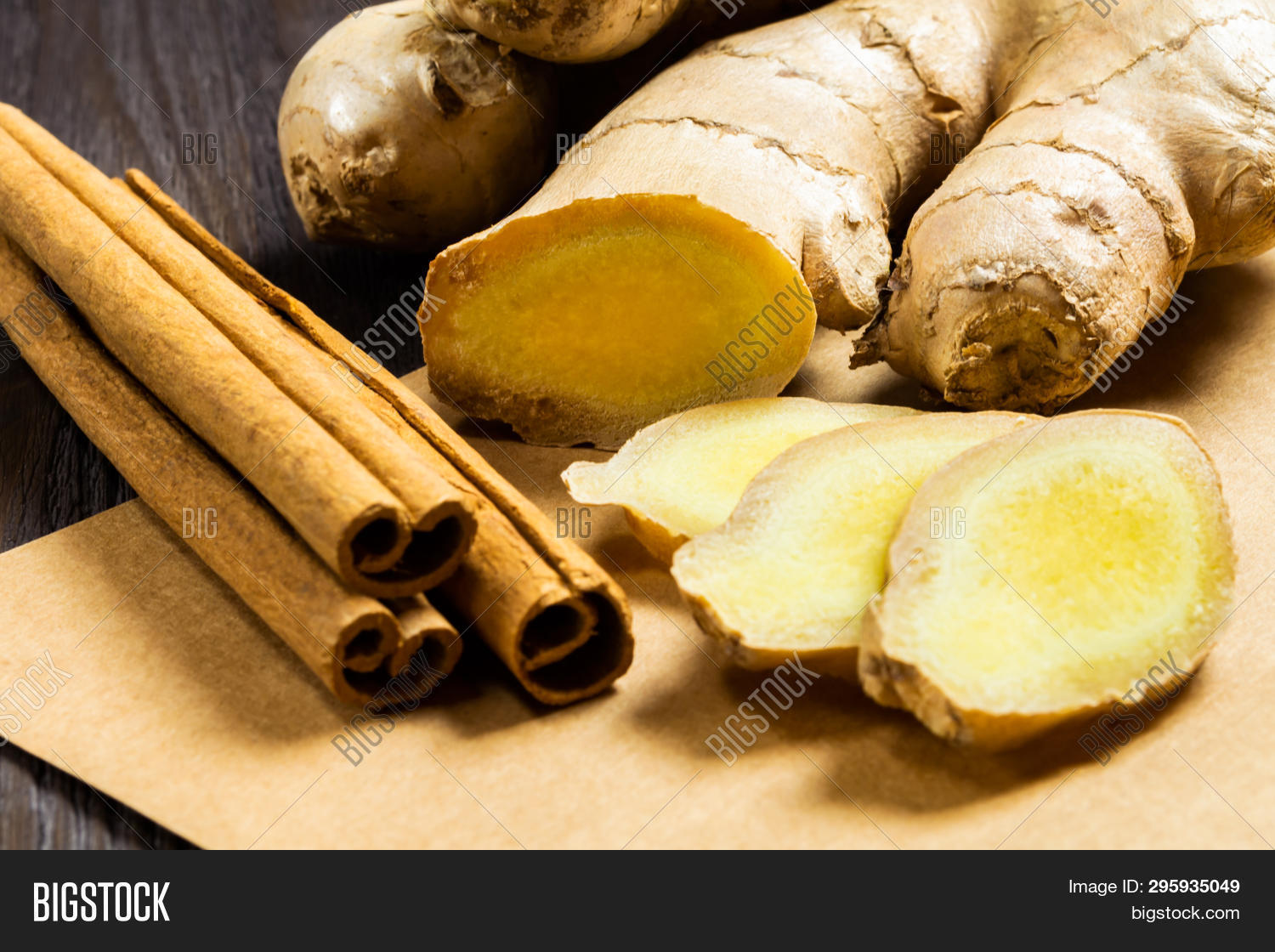 Ванилин пряность. Ginger and cinnamon. Cinnamon ginger. Cinnamon ginger. Имбирь и корица.