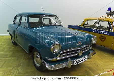 Moscow, Russia - November 10, 2018: Volga Gaz M-21 Car  (made In 1959) At The Exhibition Of Old And 