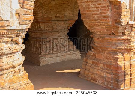 Rasmancha, Oldest Brick Temple Of India Is A Famous Tourist Attraction In Bishnupur, West Bengal, In