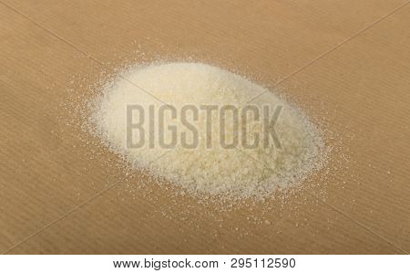 Dry Gelatine Powder And Granules Used As A Gelling Agent
