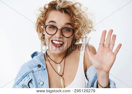 Close-up Shot Of Friendly Outgoing, Sociable Stylish European Female Newbie In Glasses With Short Bl