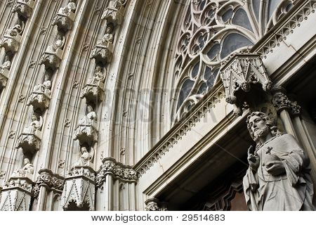 Katedrála svatého kříže a Basílica de Santa Eulalia v Barceloně